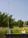 Wetter- und Klimastation am Hafen in Born auf dem Dar&szlig;